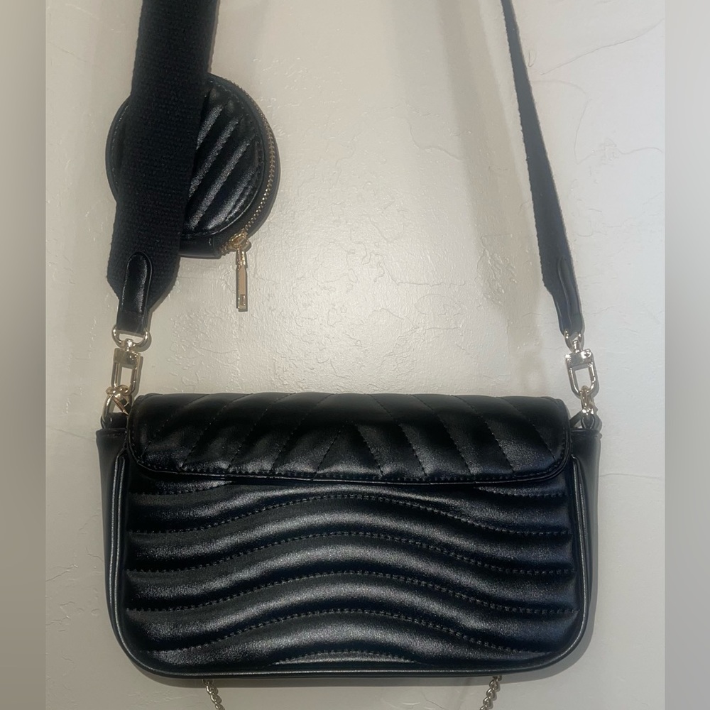 Small quilted black crossbody bag - Picture 8 of 10